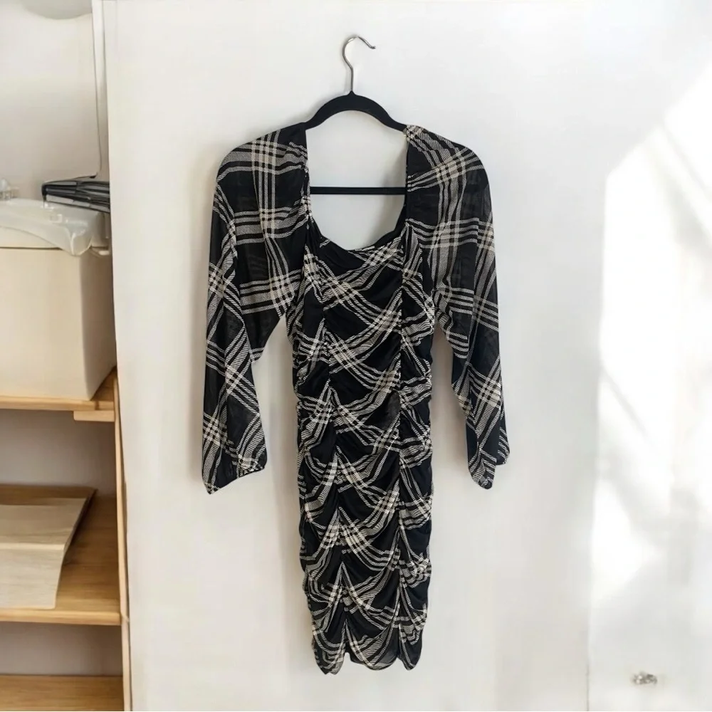 Elegant Black and White Plaid Dress - Picture 2 of 5